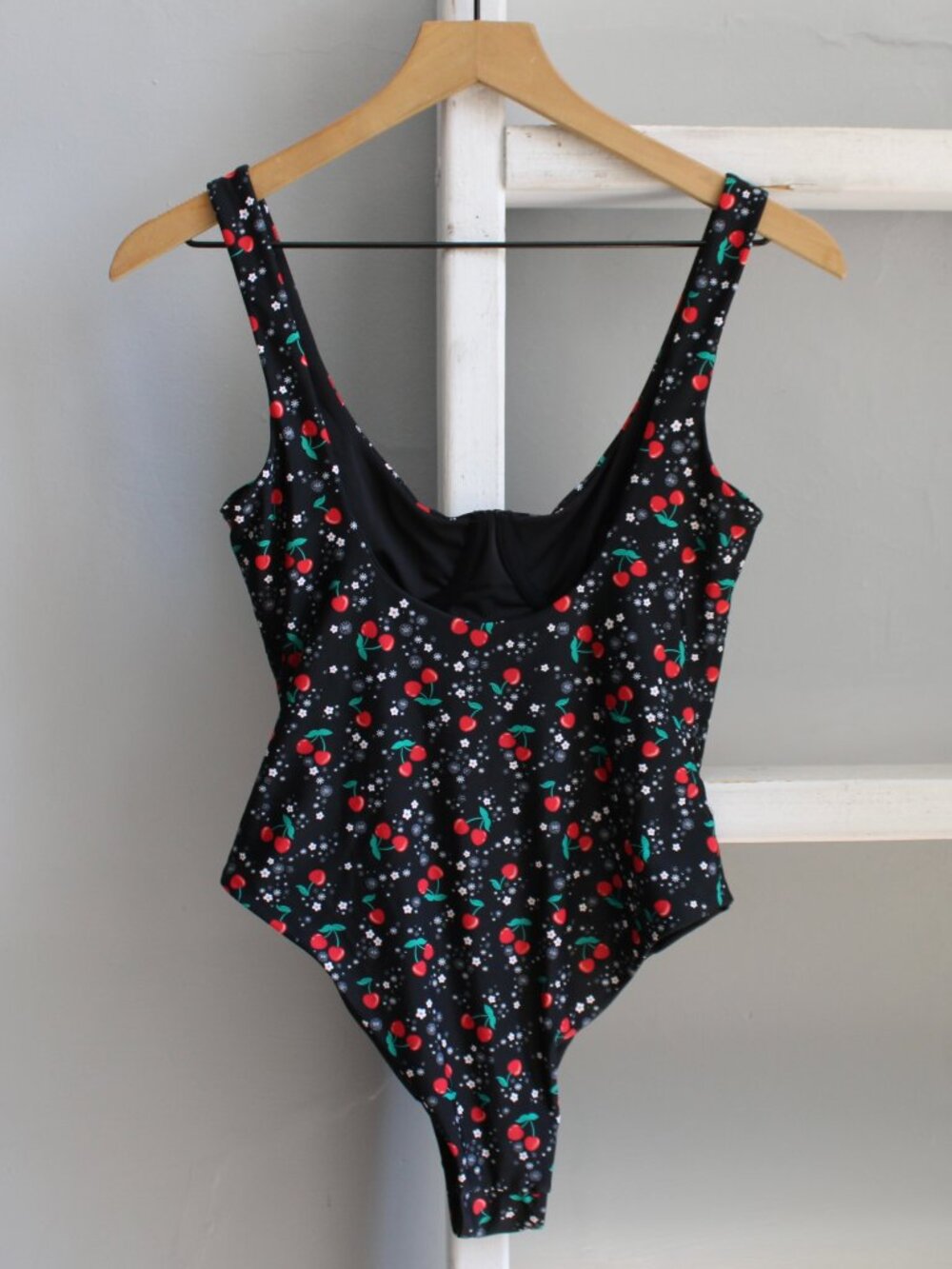 Blackbough Red Cherries Petite Chérie Print Black One-Piece Swim Suit Medium - Picture 4 of 7